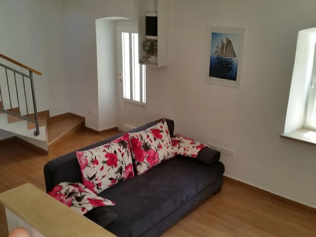 Holiday Home Casa Matilde Koromačno Kroatien